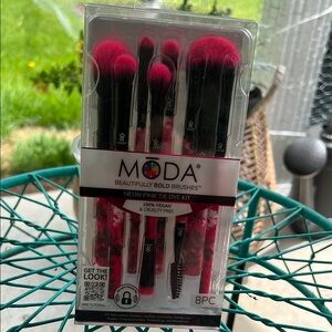 Moda Neon Pink Tie Dye Brush Kit